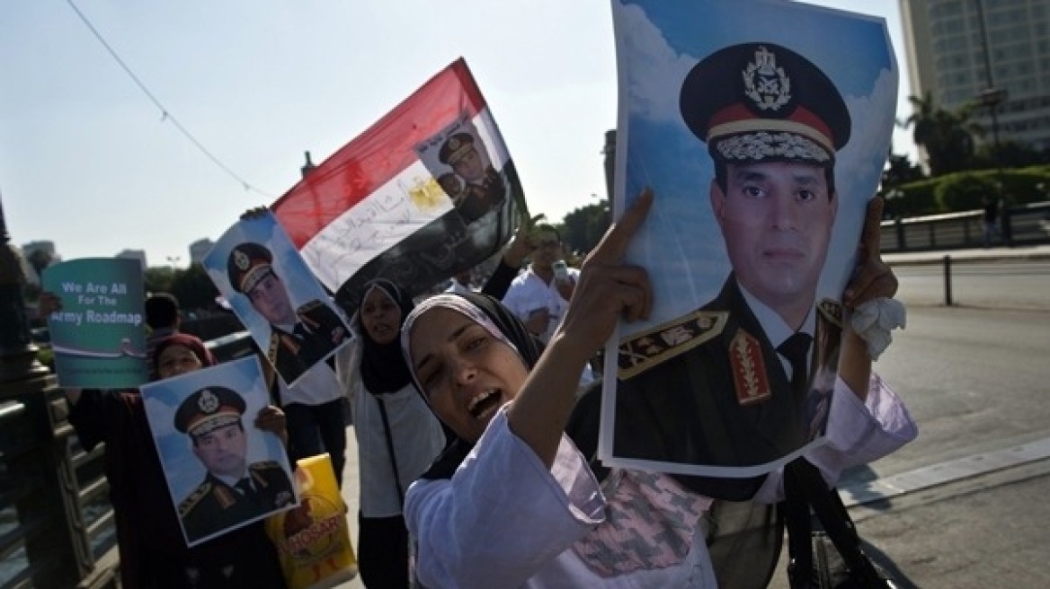 Αίγυπτος: Γέννησε την ώρα που διαδήλωνε και ονόμασε το μωρό Σίσι